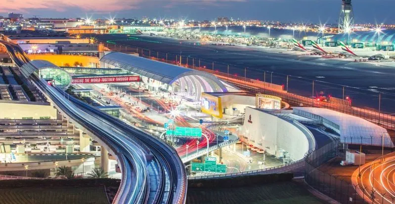 ప్రపంచంలోనే అత్యంత బిజీ ఎయిర్ పోర్టులో ఎన్నారైల అరుదైన రికార్డు..!