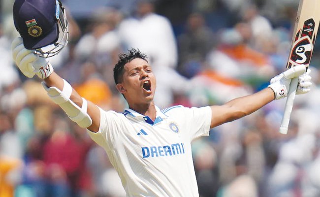 జైస్వాల్ ని చూసి నేర్చుకోండి.. తమ ఆటగాళ్లకు ఇంగ్లాండ్ మాజీ కెప్టెన్ చురకలు