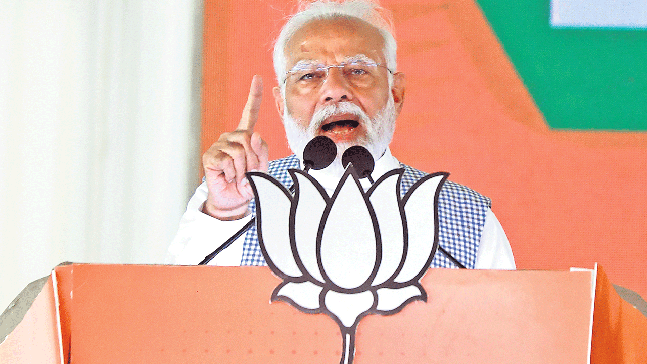 ప్రవాసీ కార్మికులకు శుభవార్త.. రూ. 17 లక్షల భీమా పథకం అమలు..