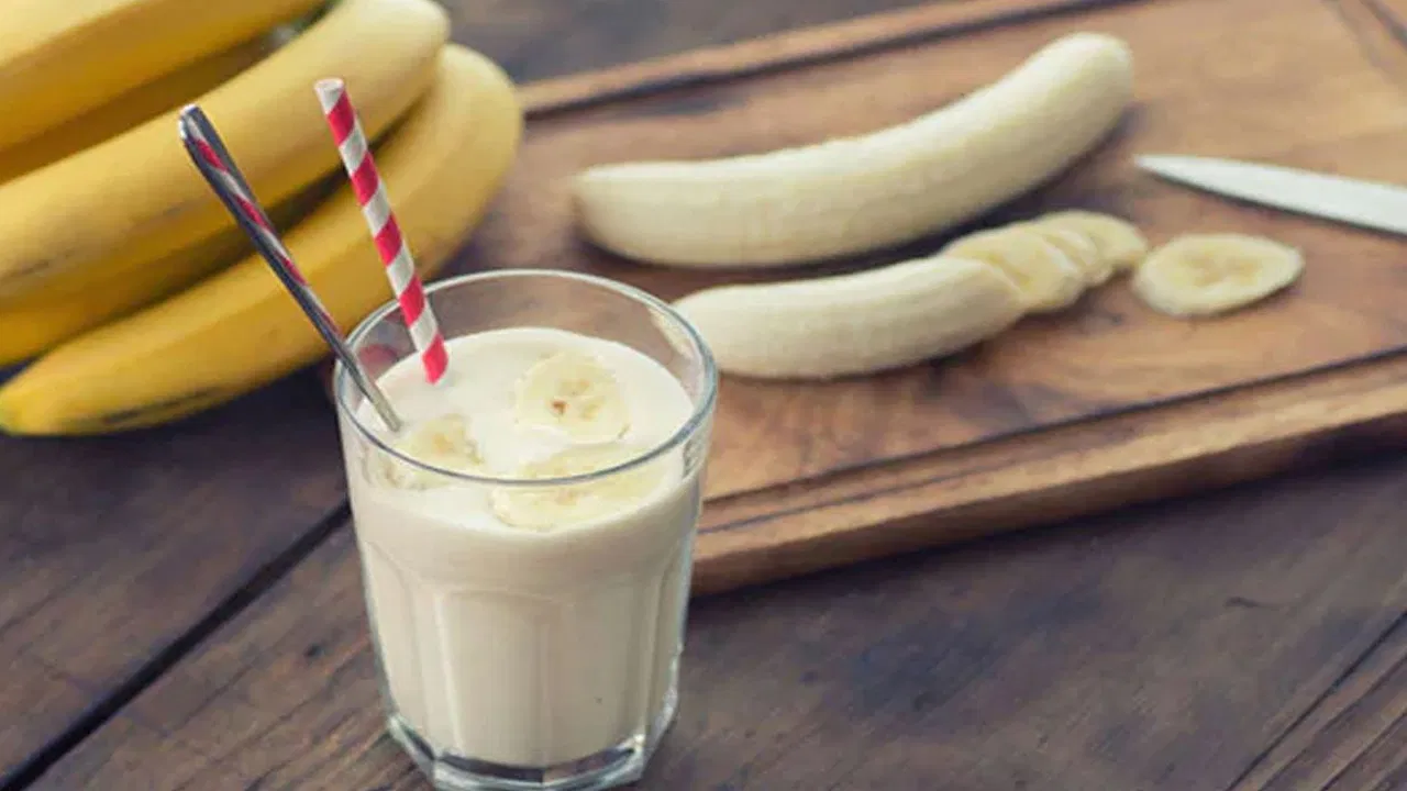 పాలతో అరటిపండు తింటున్నారా..? ఏమవుతుందో మీరు ఖచ్చితంగా తెలుసుకోవాలి…